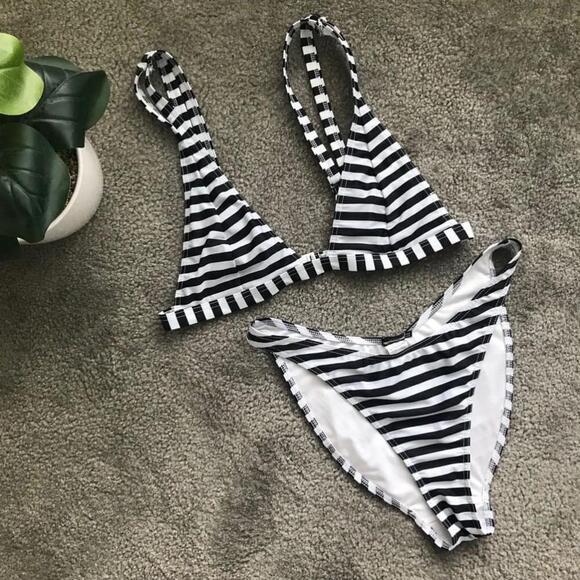 EUC Pretty Little Thing Striped Bikini | Size 12 - Picture 1 of 8